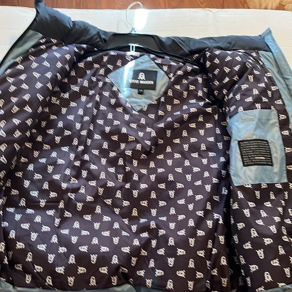 NWT-Steve Madden-L-ice blue& black-quilted, puffer, concealed hood, jacket/coat. - Picture 9 of 16